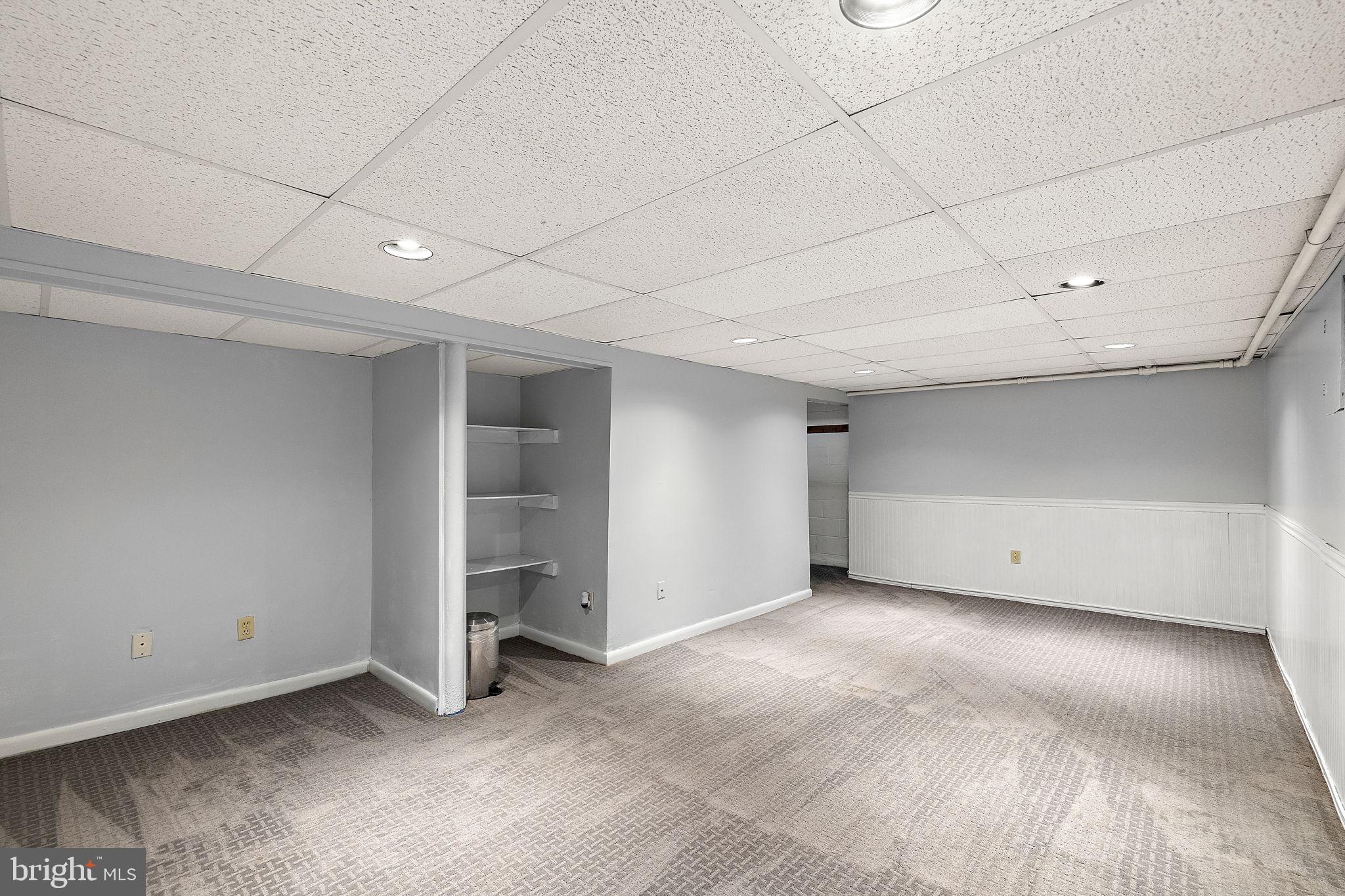 305 Troy Avenue Wilmington, DE 19804 - Photo 20 of 26 a view of an empty room with a window