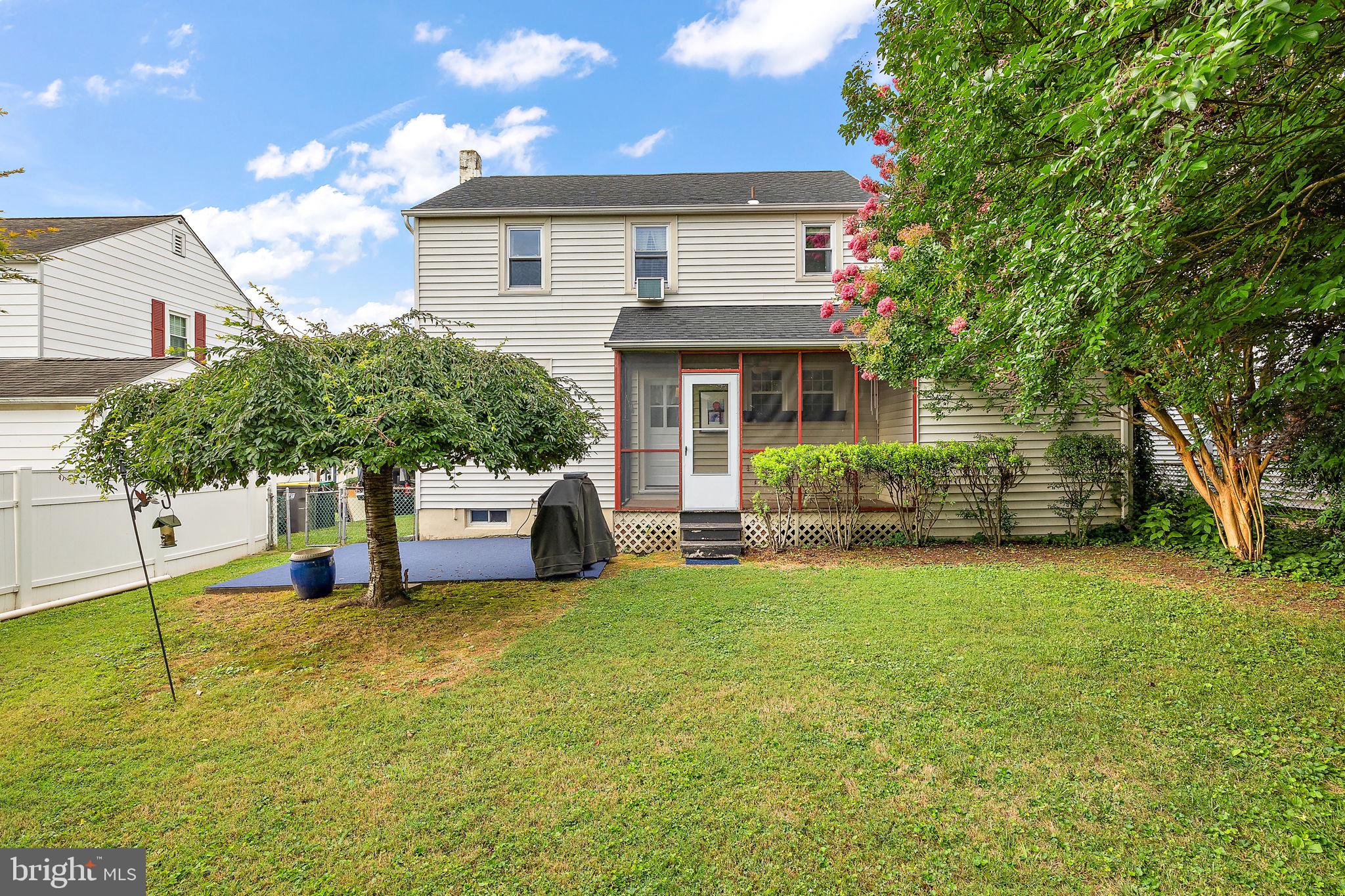 305 Troy Avenue Wilmington, DE 19804 - Photo 23 of 26 a house view with a garden space