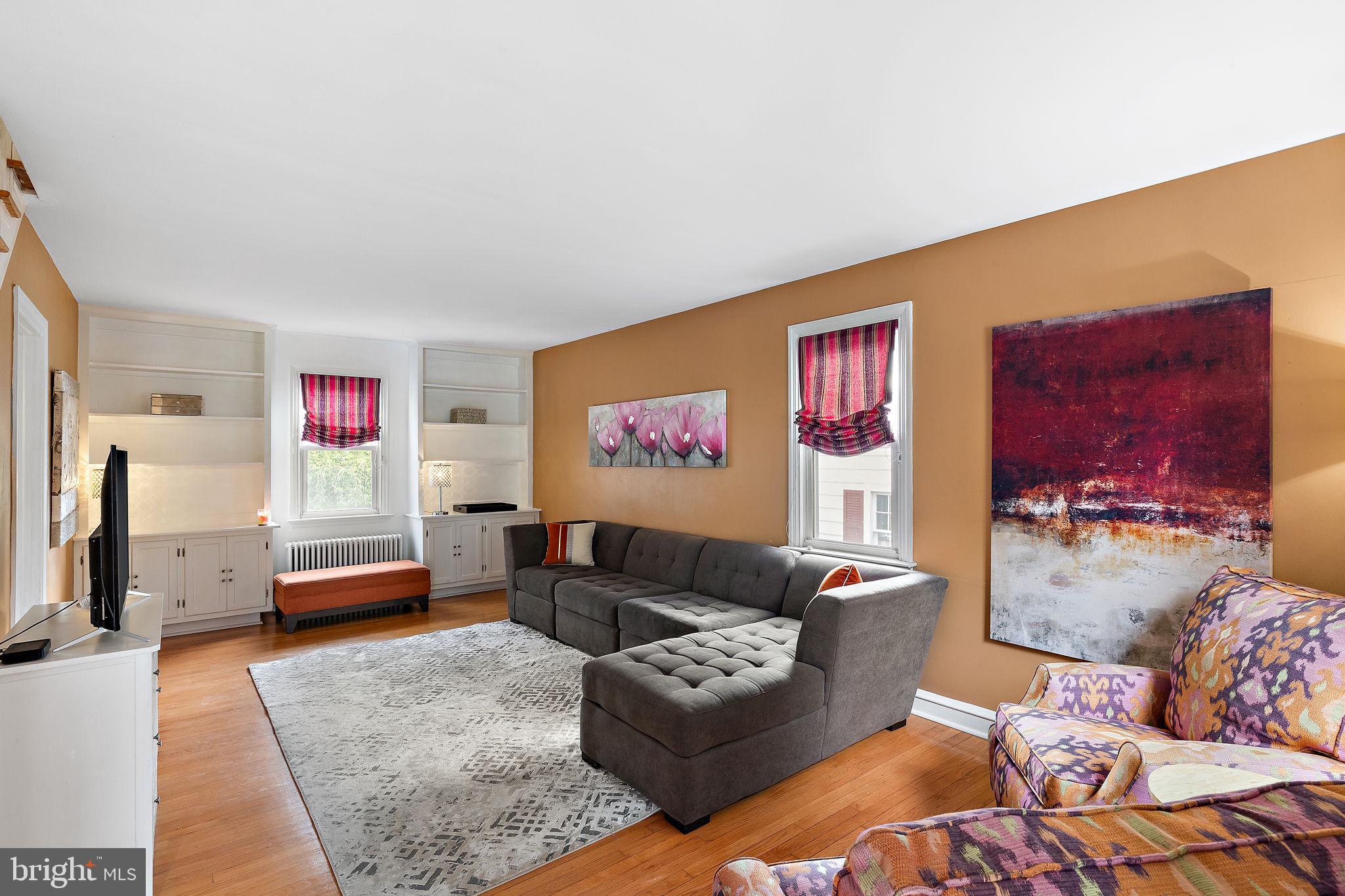 305 Troy Avenue Wilmington, DE 19804 - Photo 3 of 26 a living room with furniture and a couch
