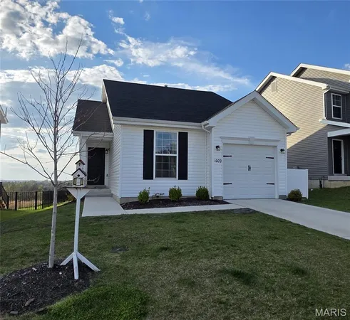 $284,900 | 1009 Black Bear Drive, House Springs, MO 63051