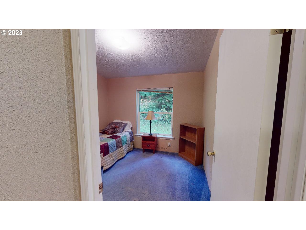 64350 Pinkney Road Deer Island, OR 97054 - Photo 20 of 27 Bedroom