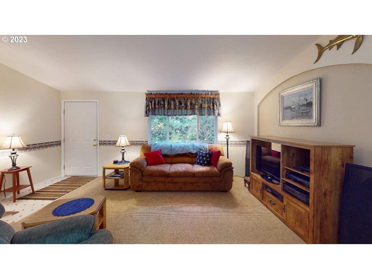 64350 Pinkney Road Deer Island, OR 97054 - Photo 23 of 27 Living Room