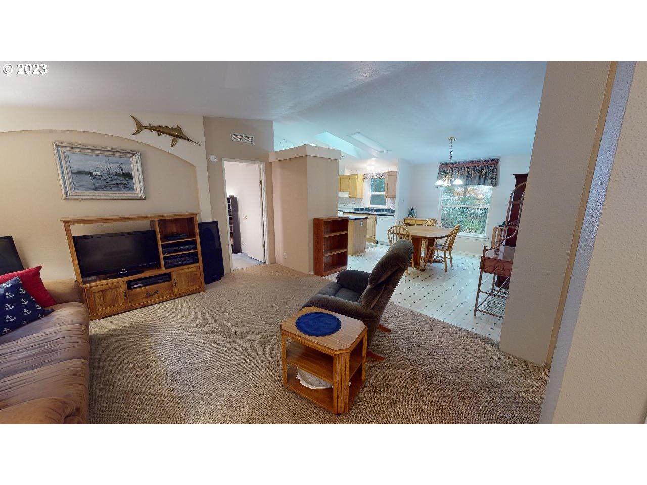 64350 Pinkney Road Deer Island, OR 97054 - Photo 6 of 27 Living Room/Dining Room