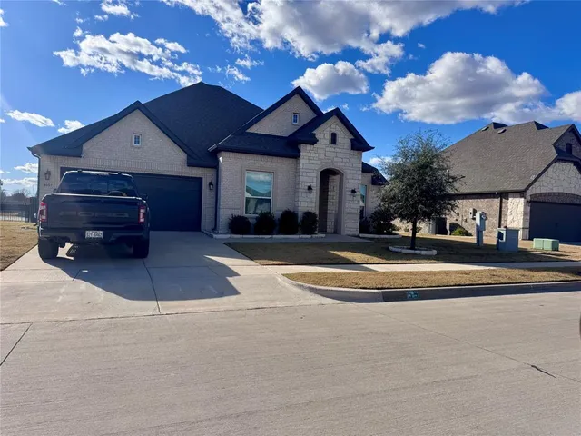 $2,900 | 1057 Mickelson Drive, Granbury, TX 76048