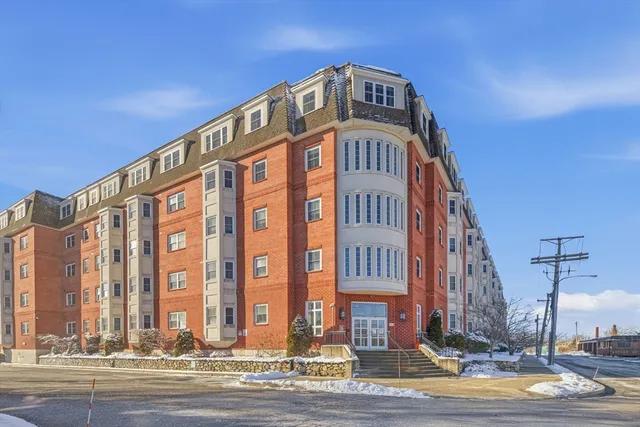 $598,000 | 120 Wyllis Avenue, Unit 401, Everett, MA 02149