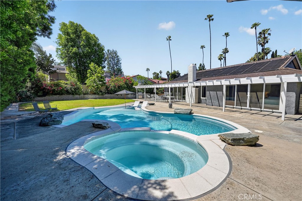 945 Le Conte Drive Riverside, CA 92507 - Photo 3 of 36 Pool recently updated, like new!
