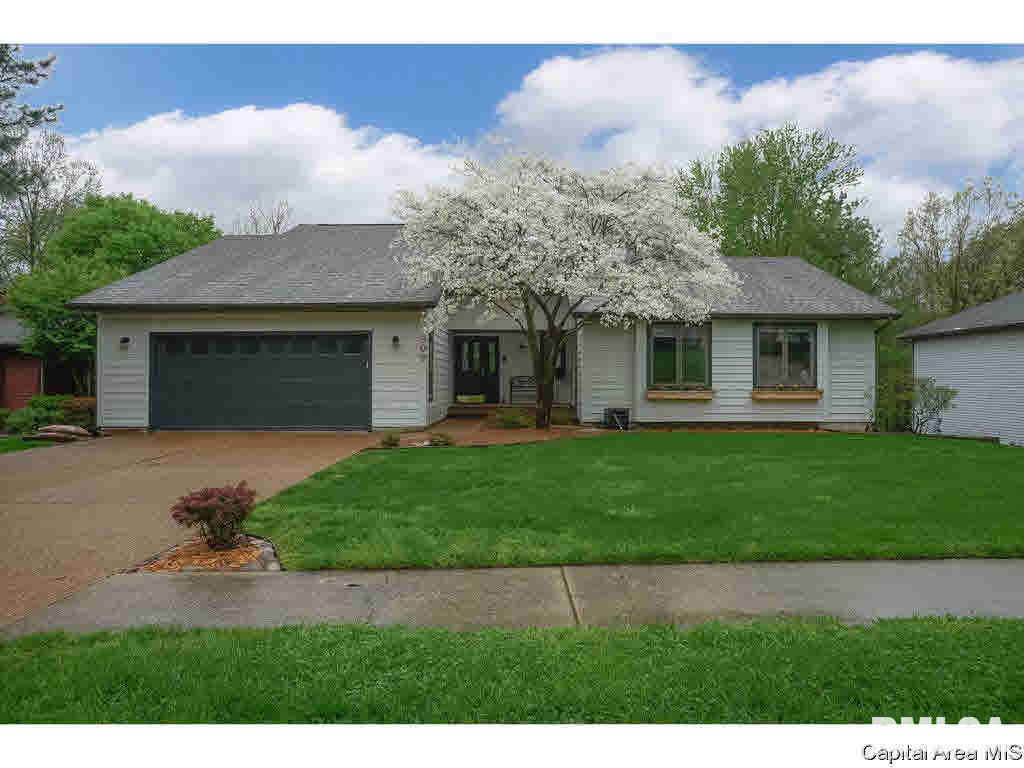 309 Thames River Road Springfield, IL 62711 - Photo 1 of 36