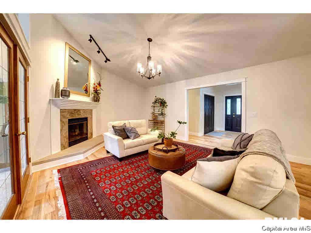 309 Thames River Road Springfield, IL 62711 - Photo 11 of 36