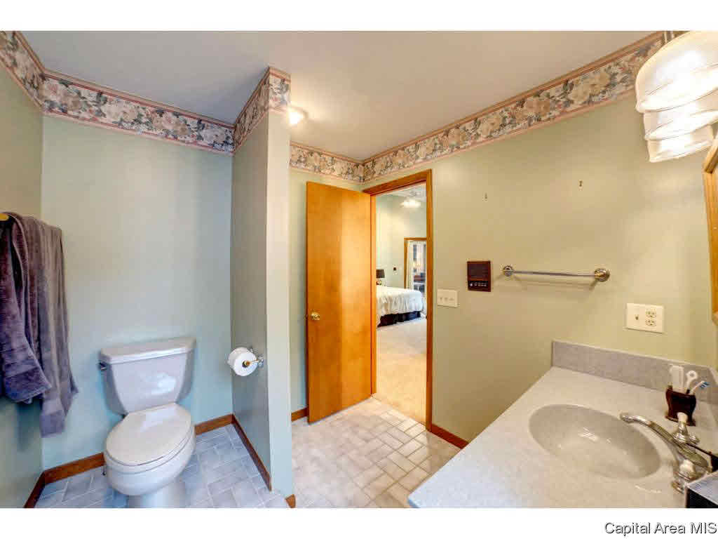 309 Thames River Road Springfield, IL 62711 - Photo 15 of 36