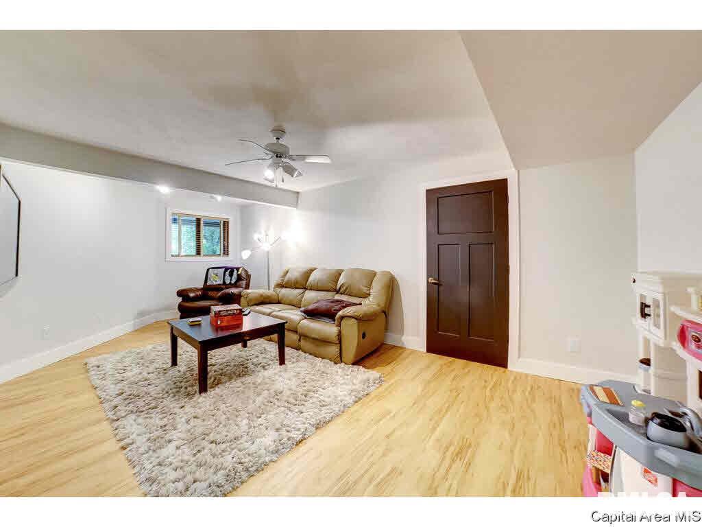 309 Thames River Road Springfield, IL 62711 - Photo 31 of 36