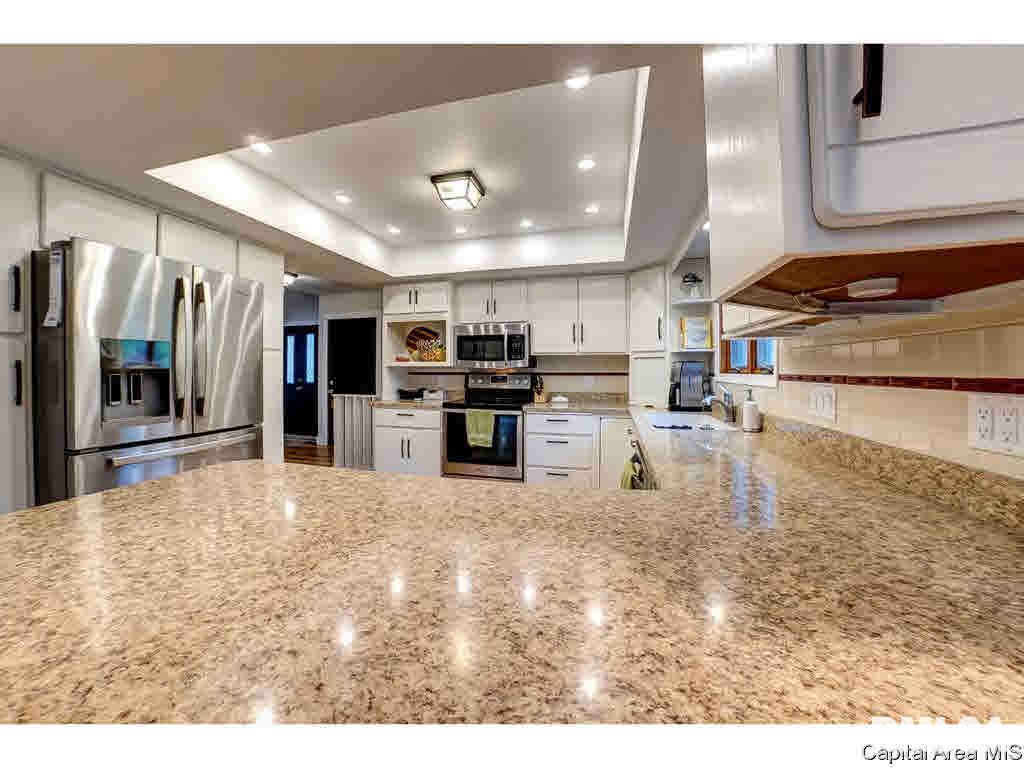 309 Thames River Road Springfield, IL 62711 - Photo 5 of 36