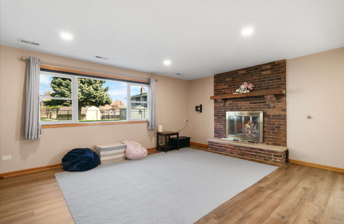 7024 Brementowne Road Tinley Park, IL 60477 - Photo 14 of 19