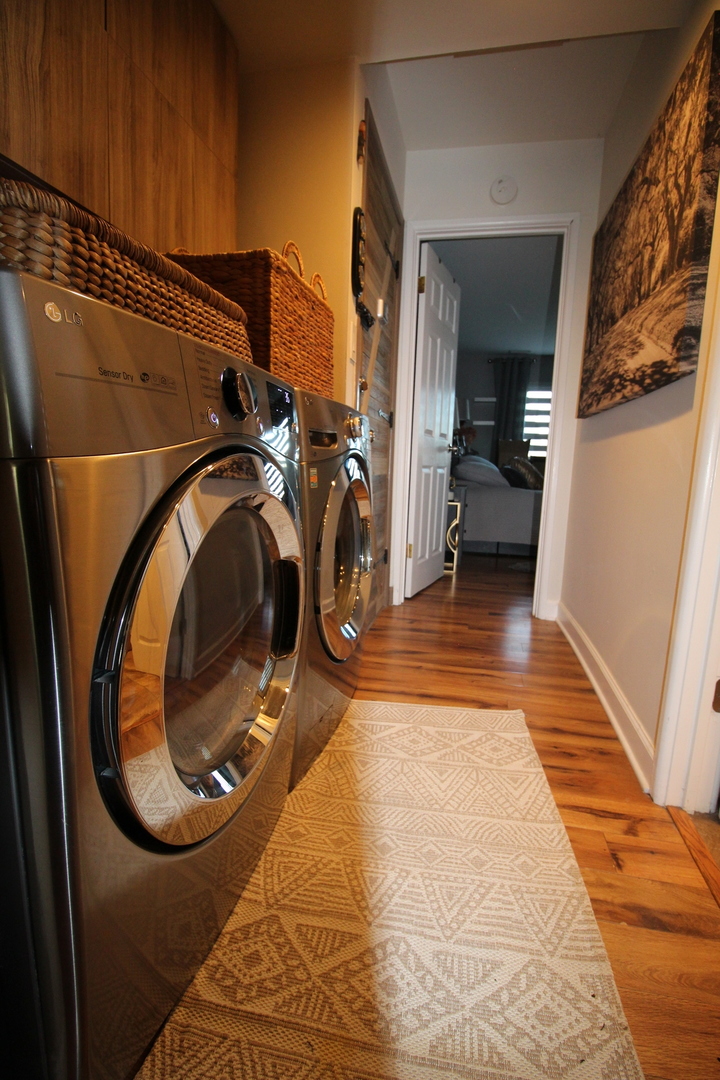 1700 Robin Lane, Unit 1D Hoffman Estates, IL 60169 - Photo 14 of 18 a view of utility room
