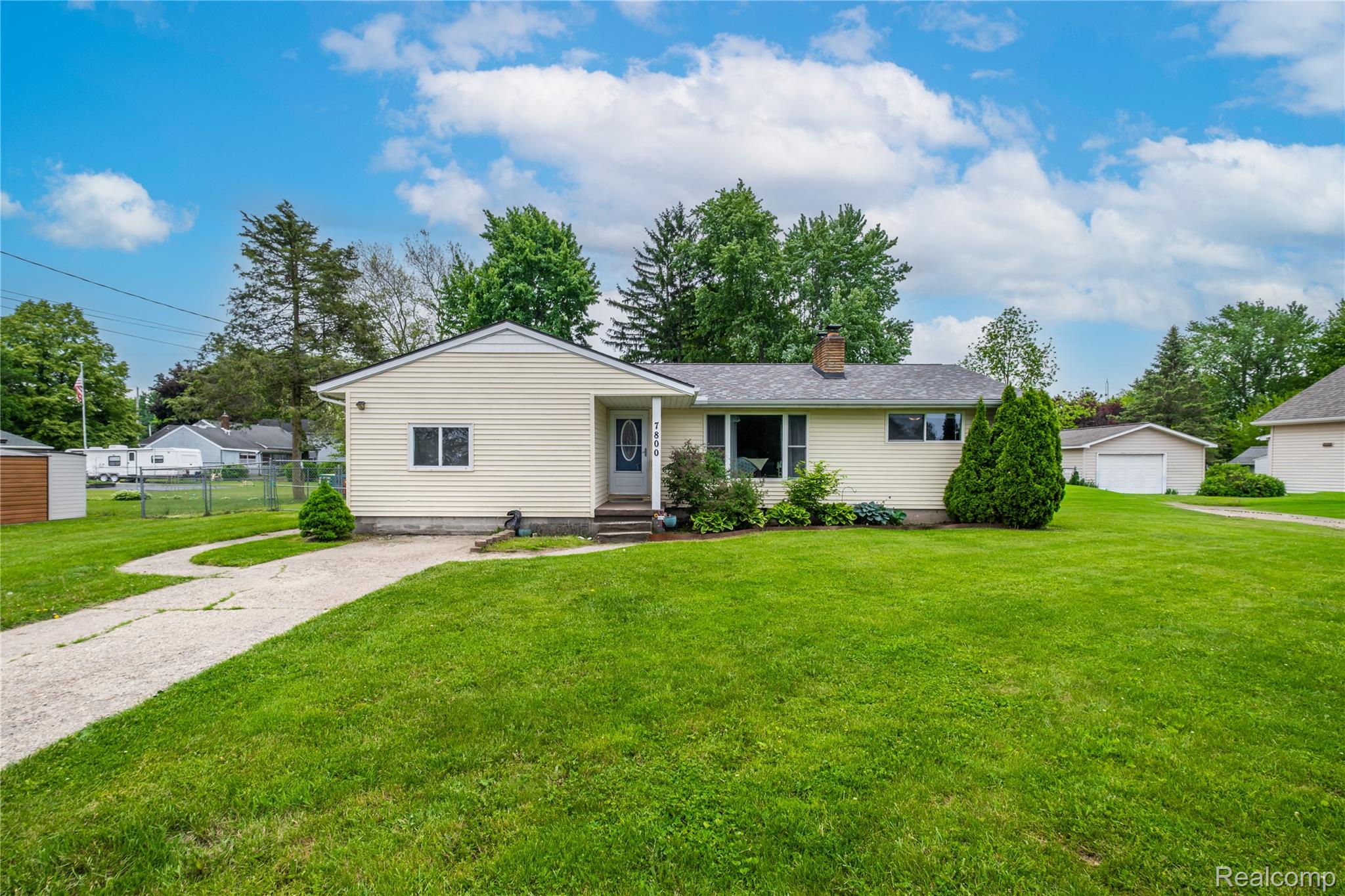 7800 Maple Street Birch Run, MI 48415 - Photo 16 of 29 Ranch-style residence featuring light-colored siding and a dark shingle roof