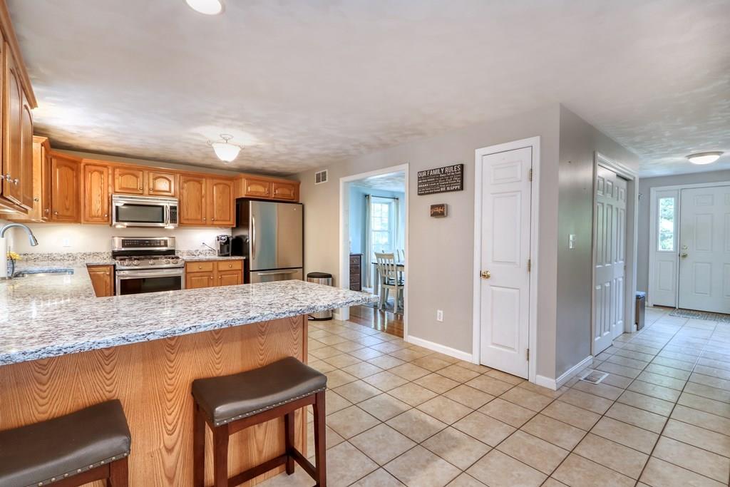 100 Mink Run Road Wilmington, MA 01887 - Photo 4 of 42 Gallery Image 4