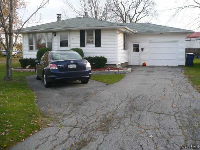 121 Hartford Road Amherst, NY 14226 - Photo 1 of 1 Exterior Front