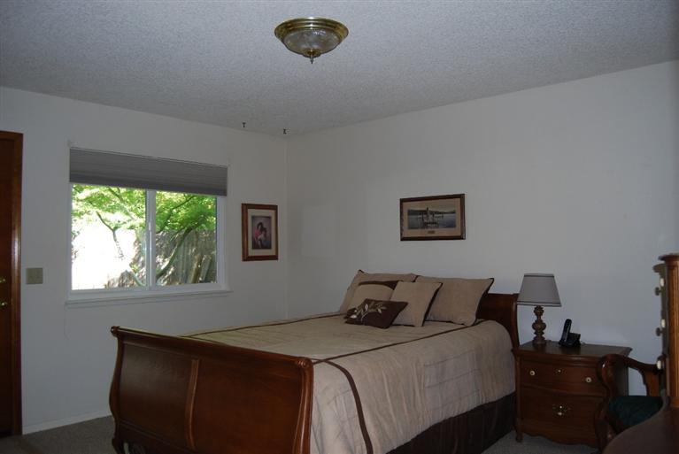 1456 Thompson Court Reedley, CA 93654 - Photo 3 of 14 Gallery Image 3