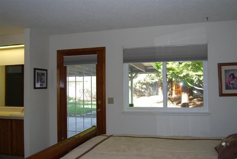 1456 Thompson Court Reedley, CA 93654 - Photo 4 of 14 Gallery Image 4