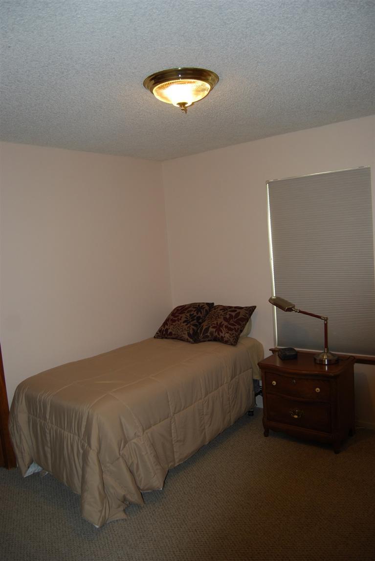 1456 Thompson Court Reedley, CA 93654 - Photo 5 of 14 Gallery Image 5