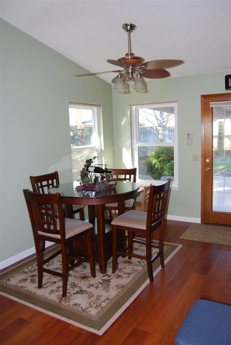 1456 Thompson Court Reedley, CA 93654 - Photo 8 of 14 Gallery Image 8