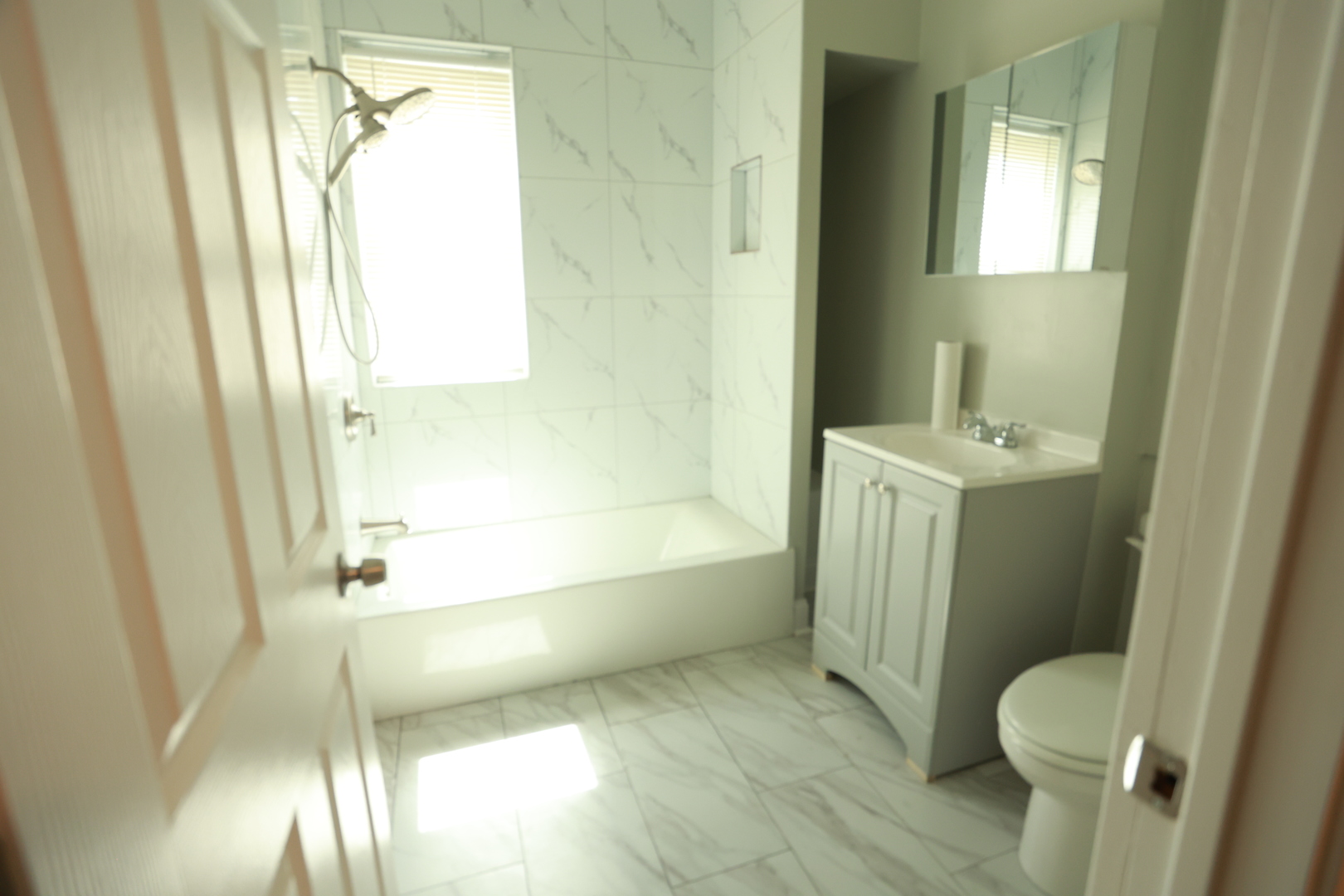 637 West 59th Street Chicago, IL 60621 - Photo 12 of 15