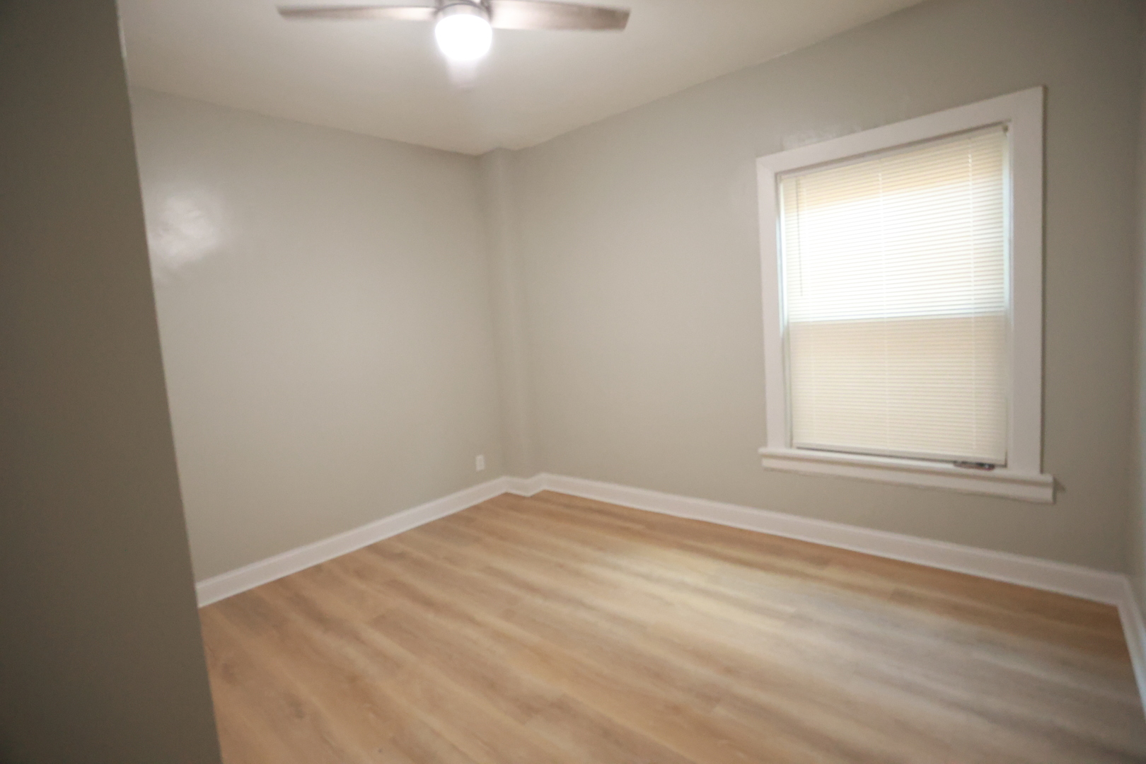 637 West 59th Street Chicago, IL 60621 - Photo 8 of 15