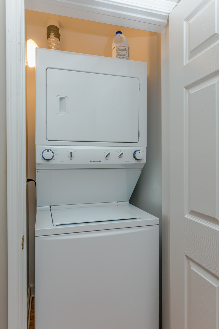 7102 North Damen Avenue, Unit 3 Chicago, IL 60645 - Photo 17 of 20