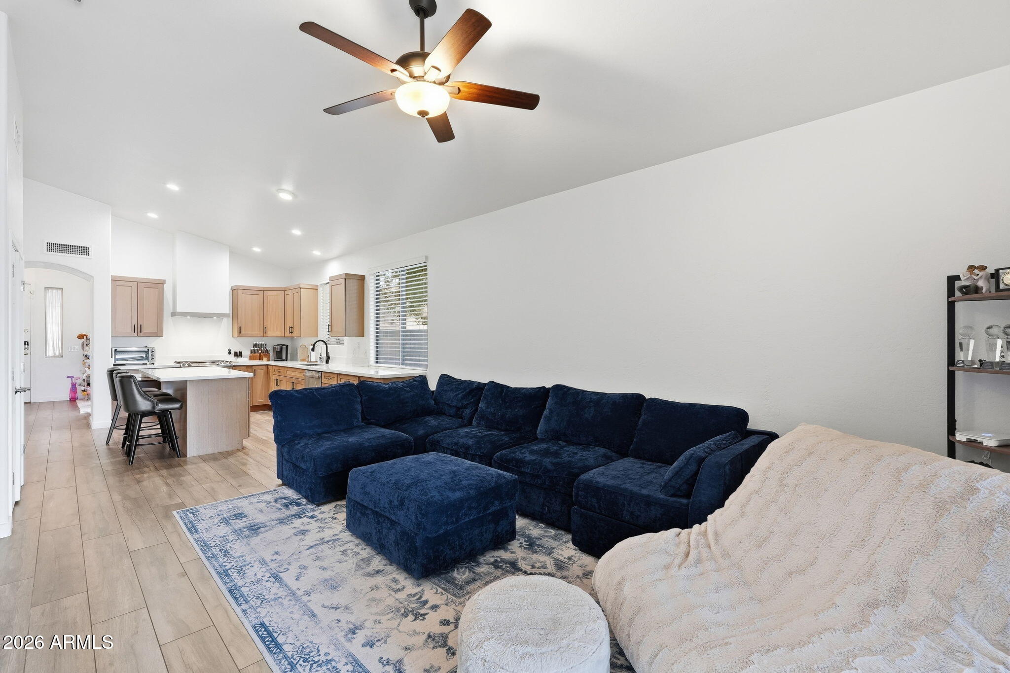 2420 East Darrel Road Phoenix, AZ 85042 - Photo 9 of 36 ListerPros_008