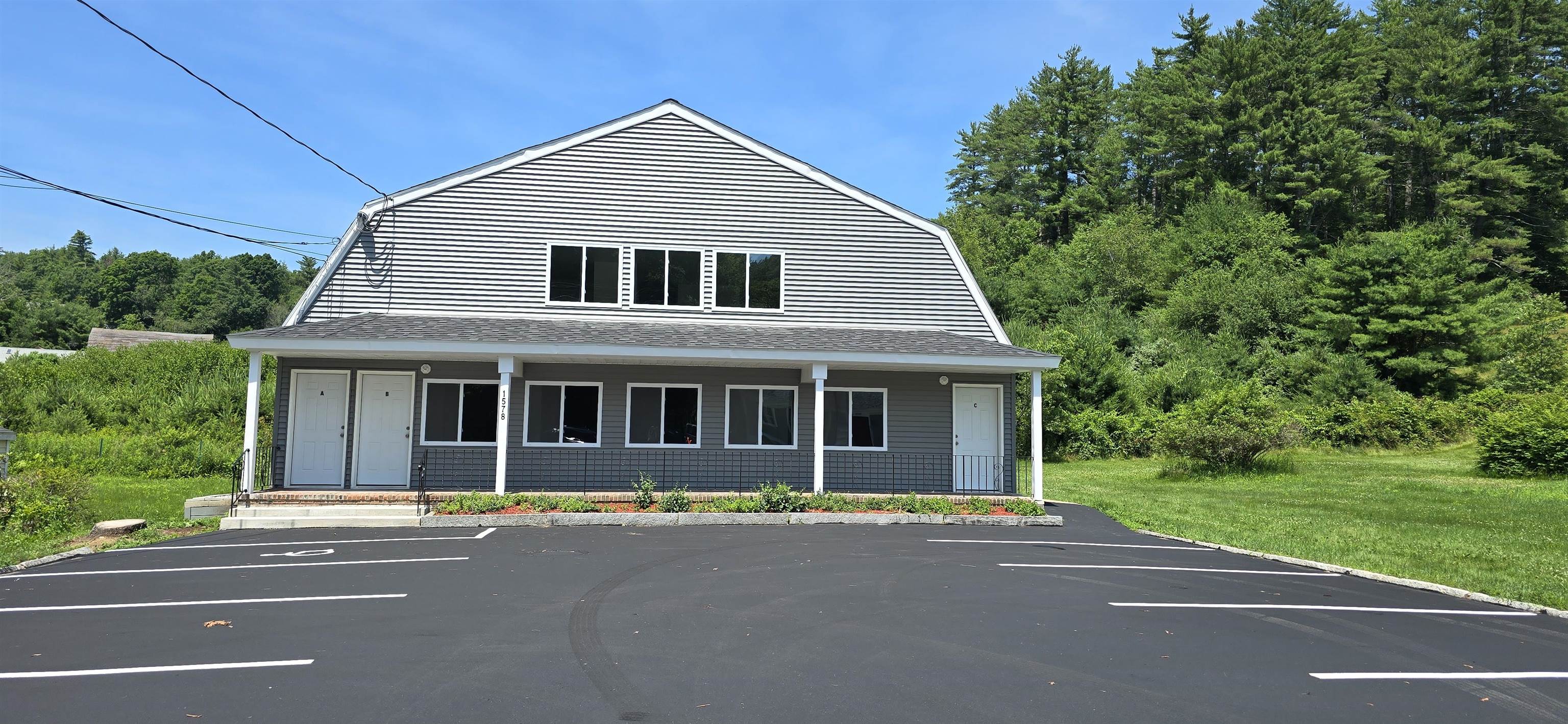 1578 Dover Road Epsom, NH 03234 - Photo 2 of 20