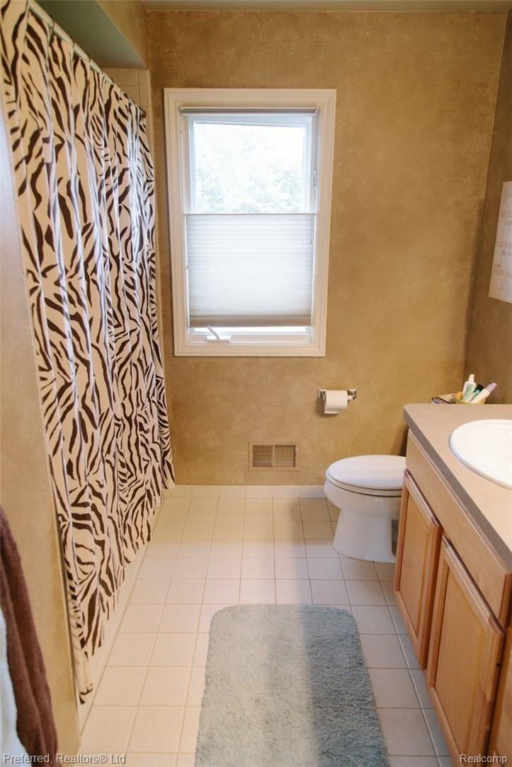 48540 Inveraray Road Canton, MI 48188 - Photo 23 of 31 IMG_1165.jpg