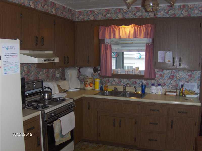 1338 Langeloth Road Burgettstown, PA 15021 - Photo 3 of 17 Kitchen.