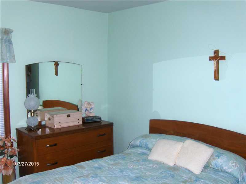 1338 Langeloth Road Burgettstown, PA 15021 - Photo 7 of 17 Master Bedroom.