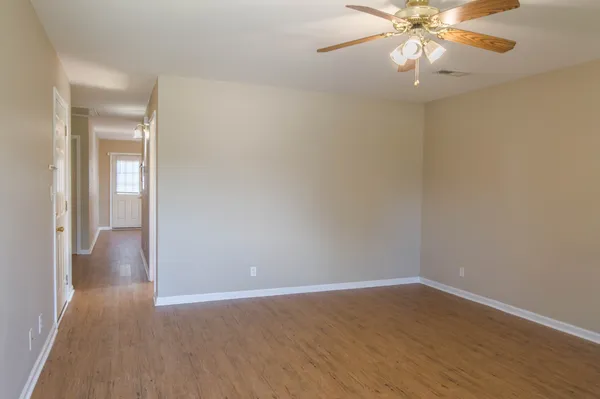 $1,050 | 293 Executive Avenue, Unit B, Clarksville, TN 37042