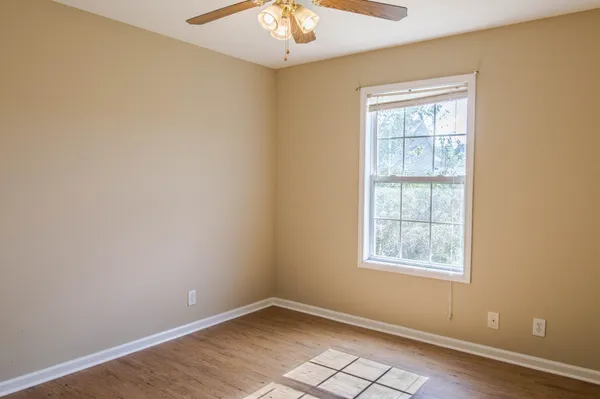 $1,050 | 293 Executive Avenue, Unit B, Clarksville, TN 37042