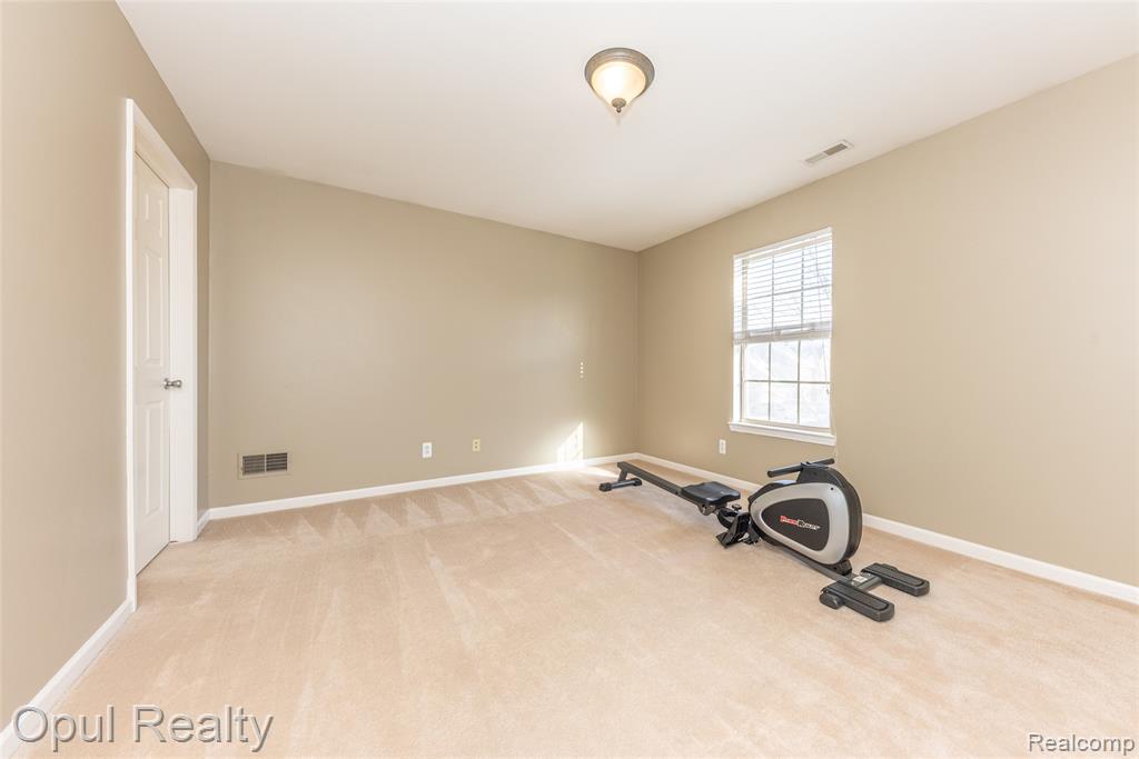 11698 Farmington Road Livonia, MI 48150 - Photo 11 of 23 Gallery Image 11