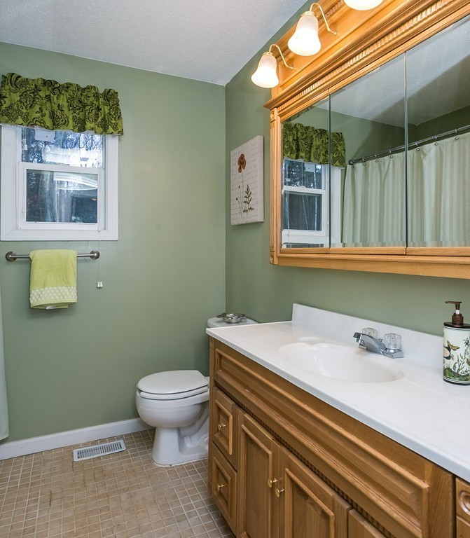 35 Burlingame Road Palmer, MA 01069 - Photo 15 of 21 Gallery Image 15
