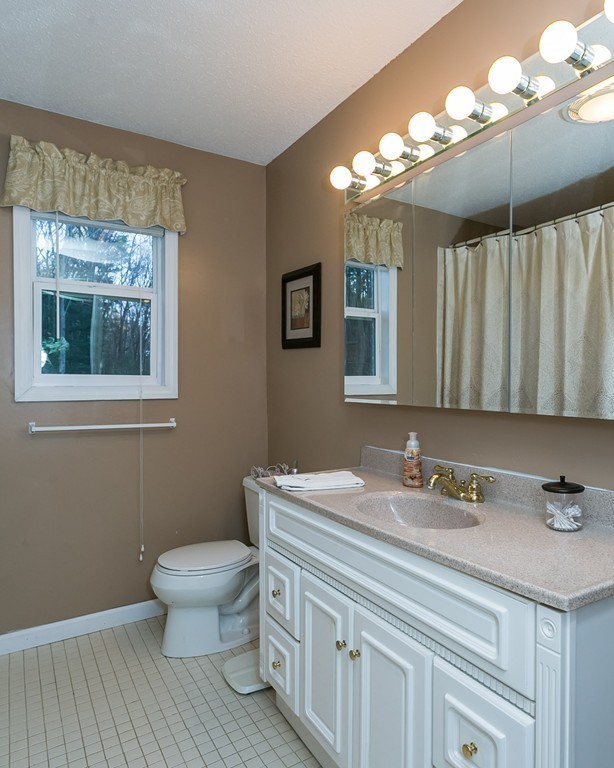 35 Burlingame Road Palmer, MA 01069 - Photo 17 of 21 Gallery Image 17