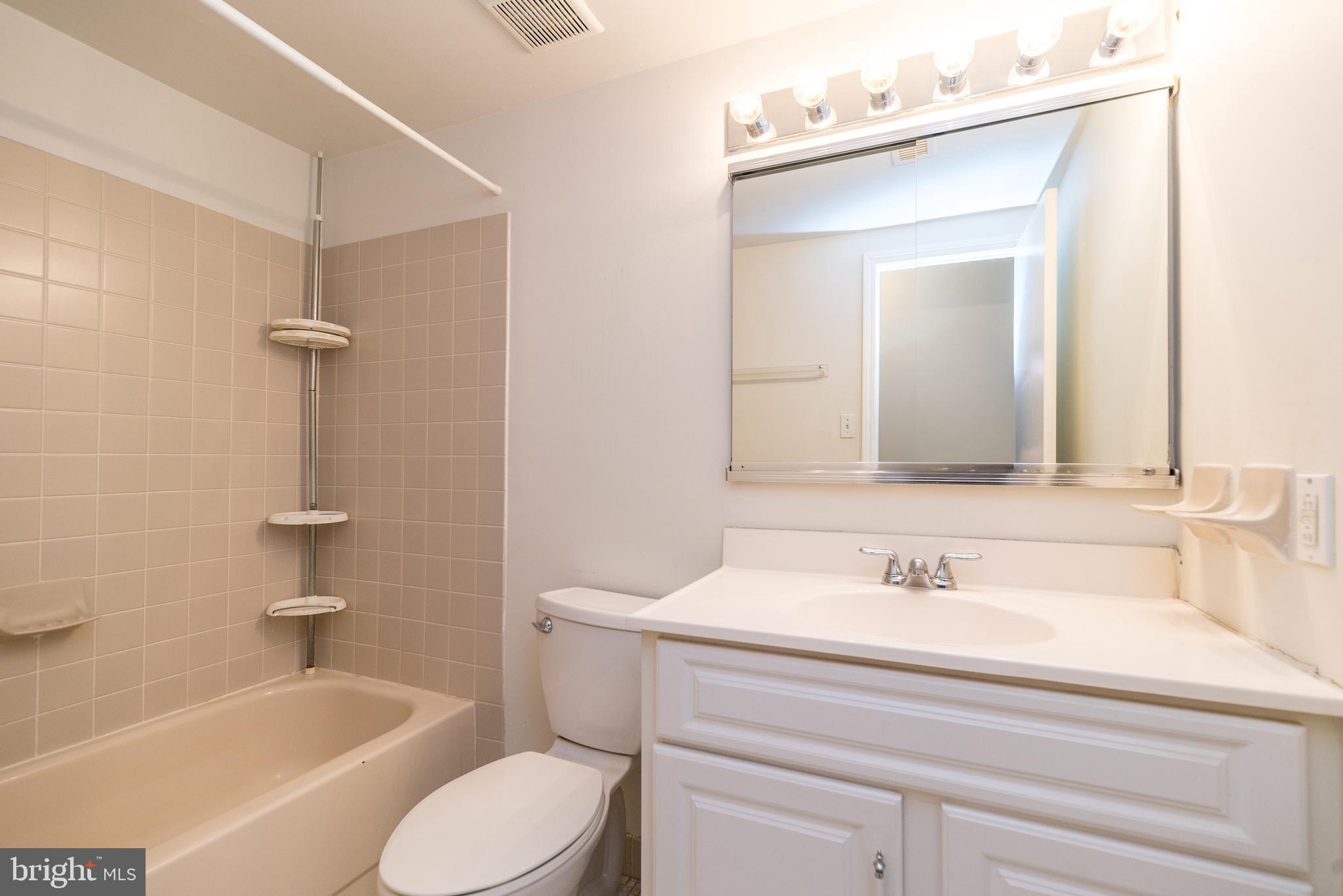 301 Byberry Road, Unit E10 Philadelphia, PA 19116 - Photo 11 of 15 Gallery Image 11