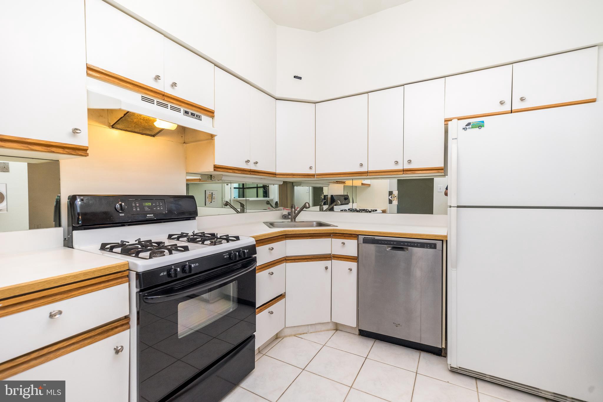 301 Byberry Road, Unit E10 Philadelphia, PA 19116 - Photo 8 of 15 Gallery Image 8