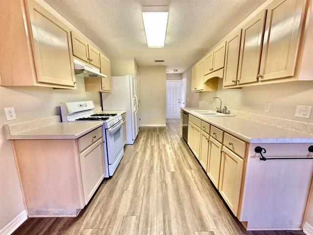 $1,895 | 3331 Two Sisters Way, Pensacola, FL 32505