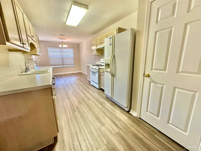 $1,895 | 3331 Two Sisters Way, Pensacola, FL 32505