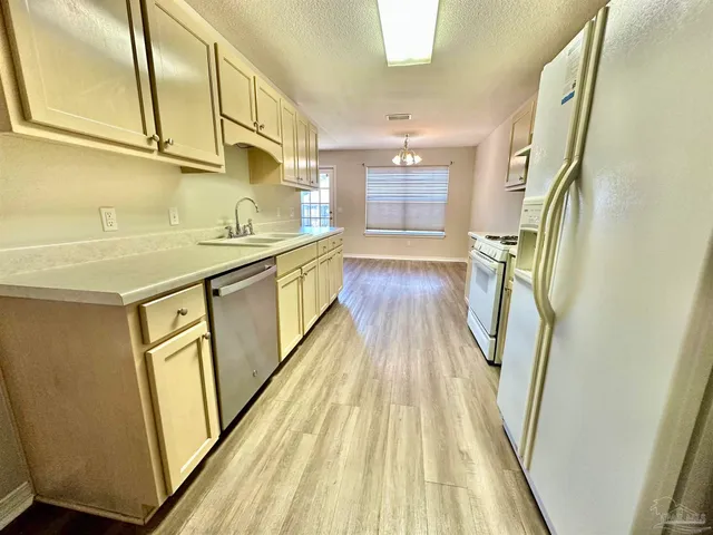 $1,895 | 3331 Two Sisters Way, Pensacola, FL 32505