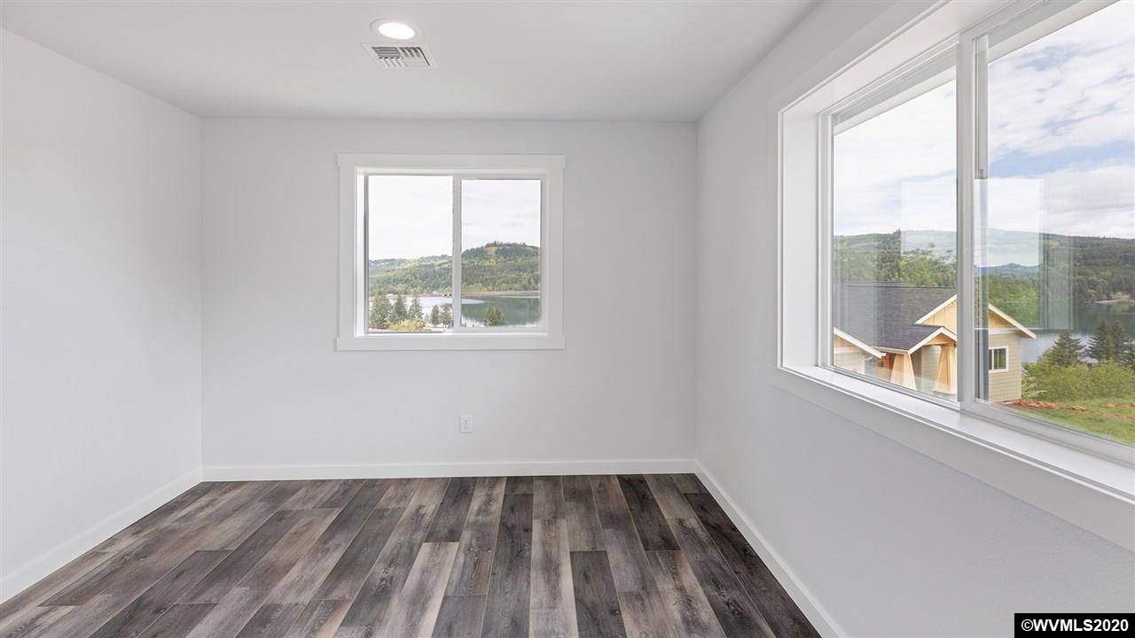 6301 Lakepointe Street Foster, OR 97345 - Photo 21 of 32