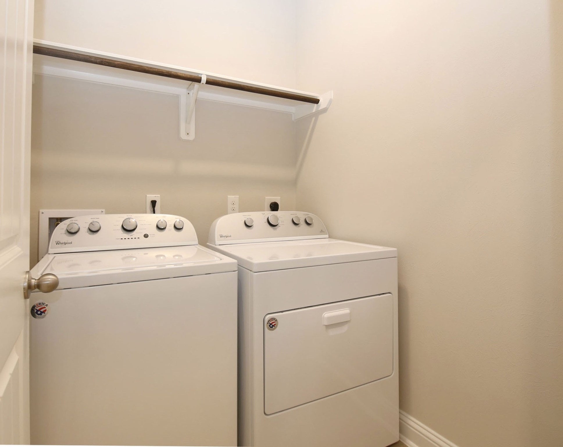 8218 Oxbow Manor Lane Cypress, TX 77433 - Photo 28 of 37 a utility room with dryer and washer