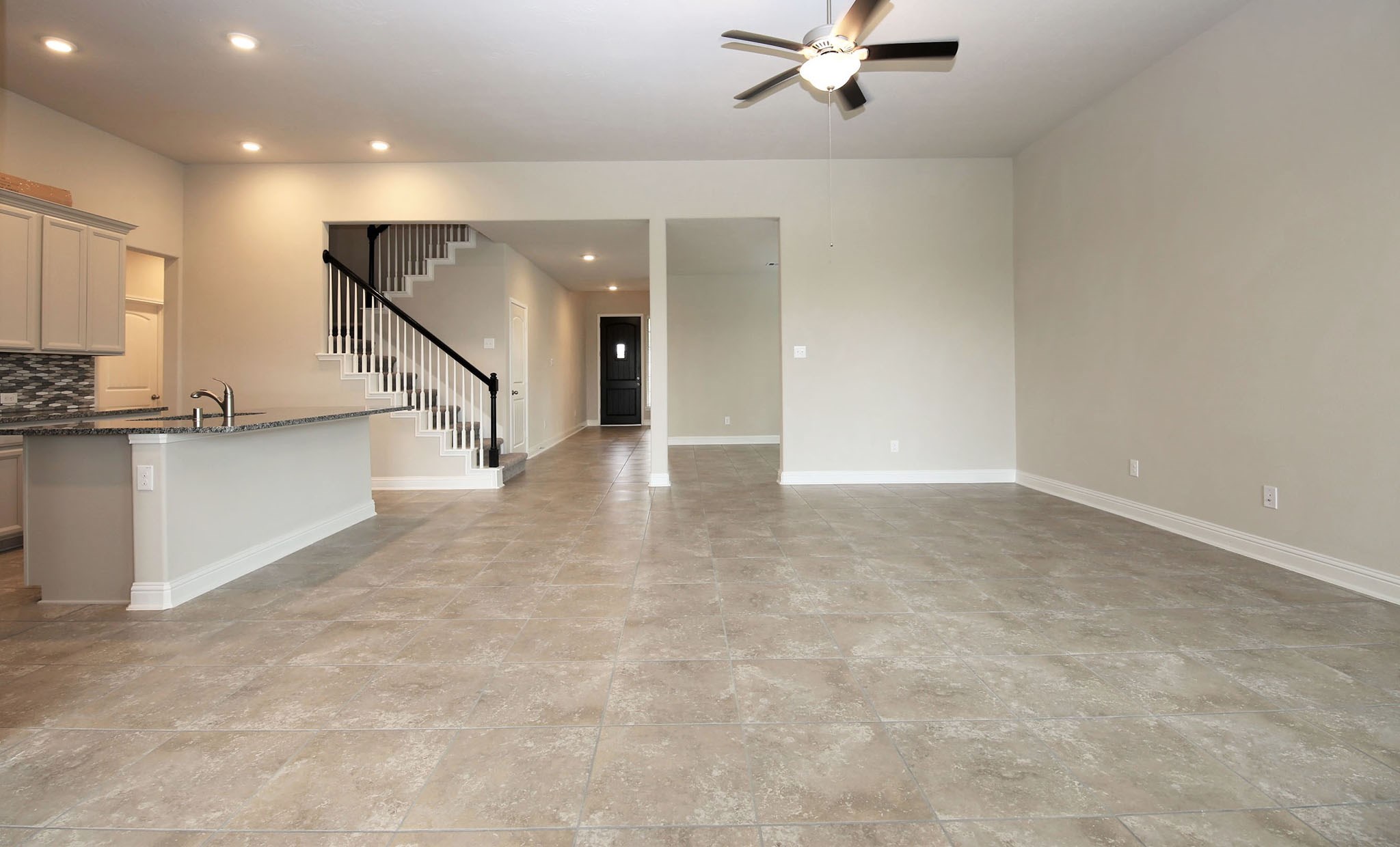 8218 Oxbow Manor Lane Cypress, TX 77433 - Photo 5 of 37 an entryway in an empty room
