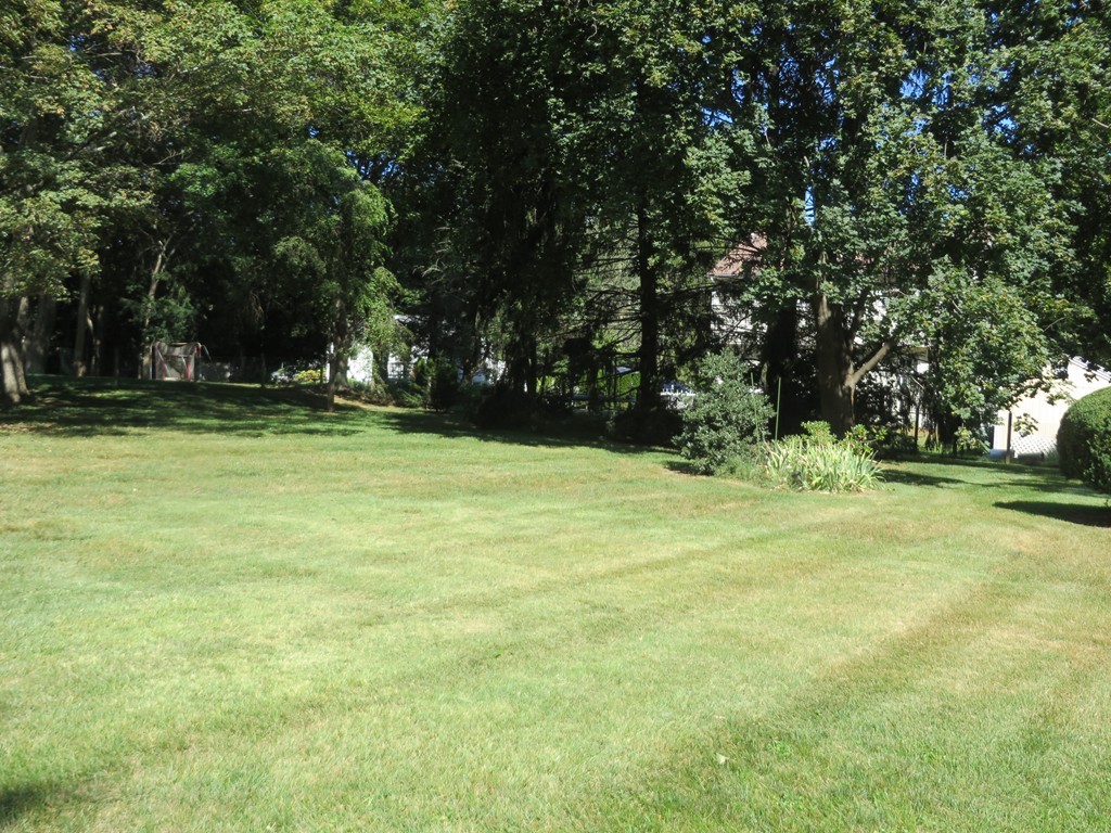 54 Ridge Road Holliston, MA 01746 - Photo 4 of 24 Gallery Image 4