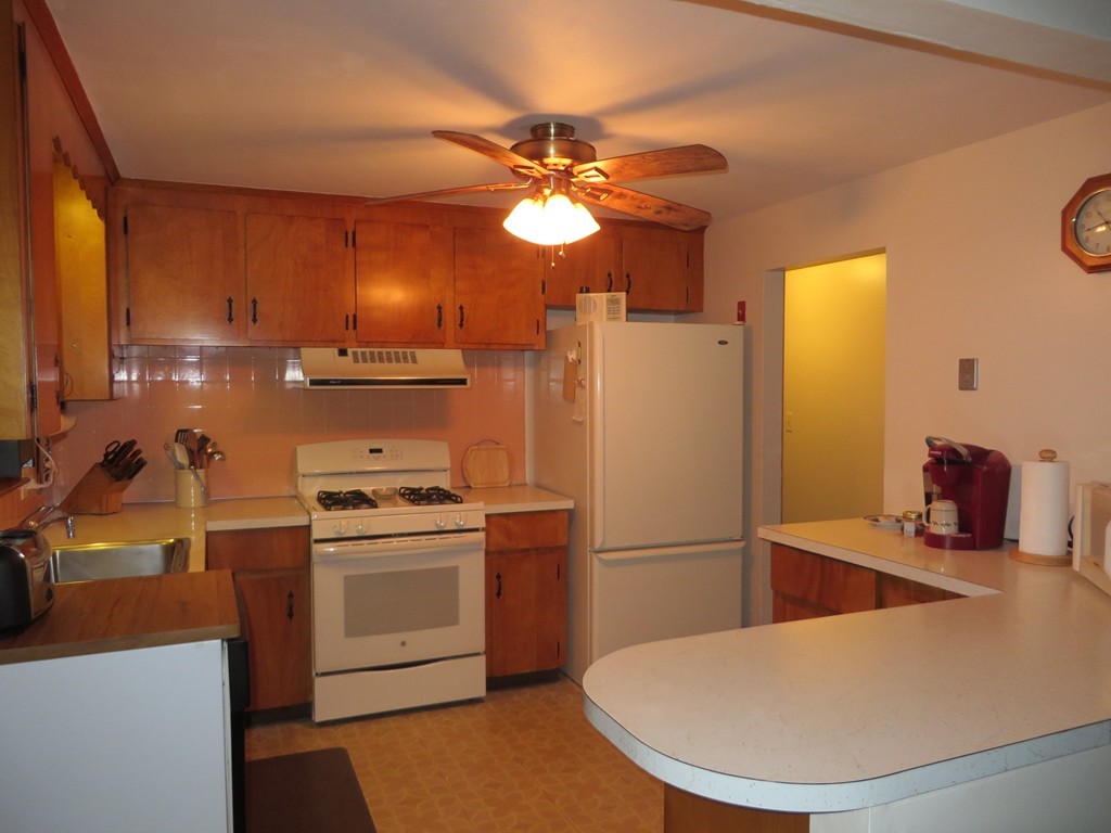 54 Ridge Road Holliston, MA 01746 - Photo 9 of 24 Gallery Image 9