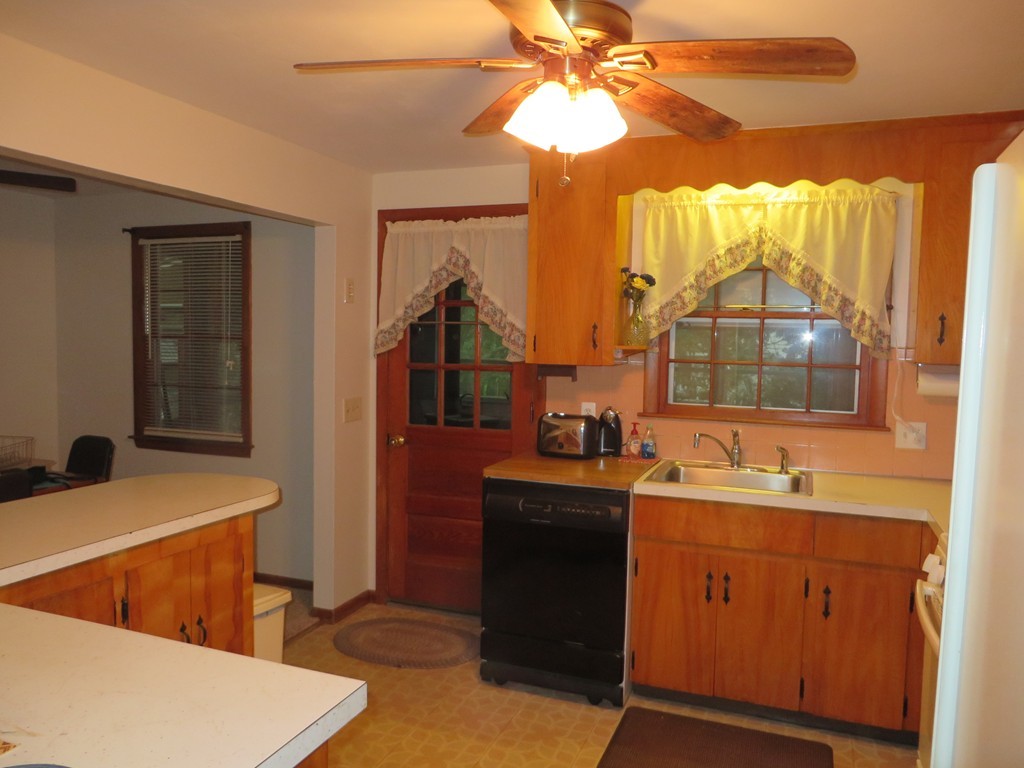 54 Ridge Road Holliston, MA 01746 - Photo 10 of 24 Gallery Image 10