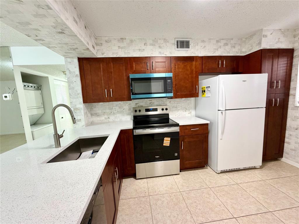 3355 Jaywood Terrace, Unit J111 Boca Raton, FL 33431 - Photo 3 of 30