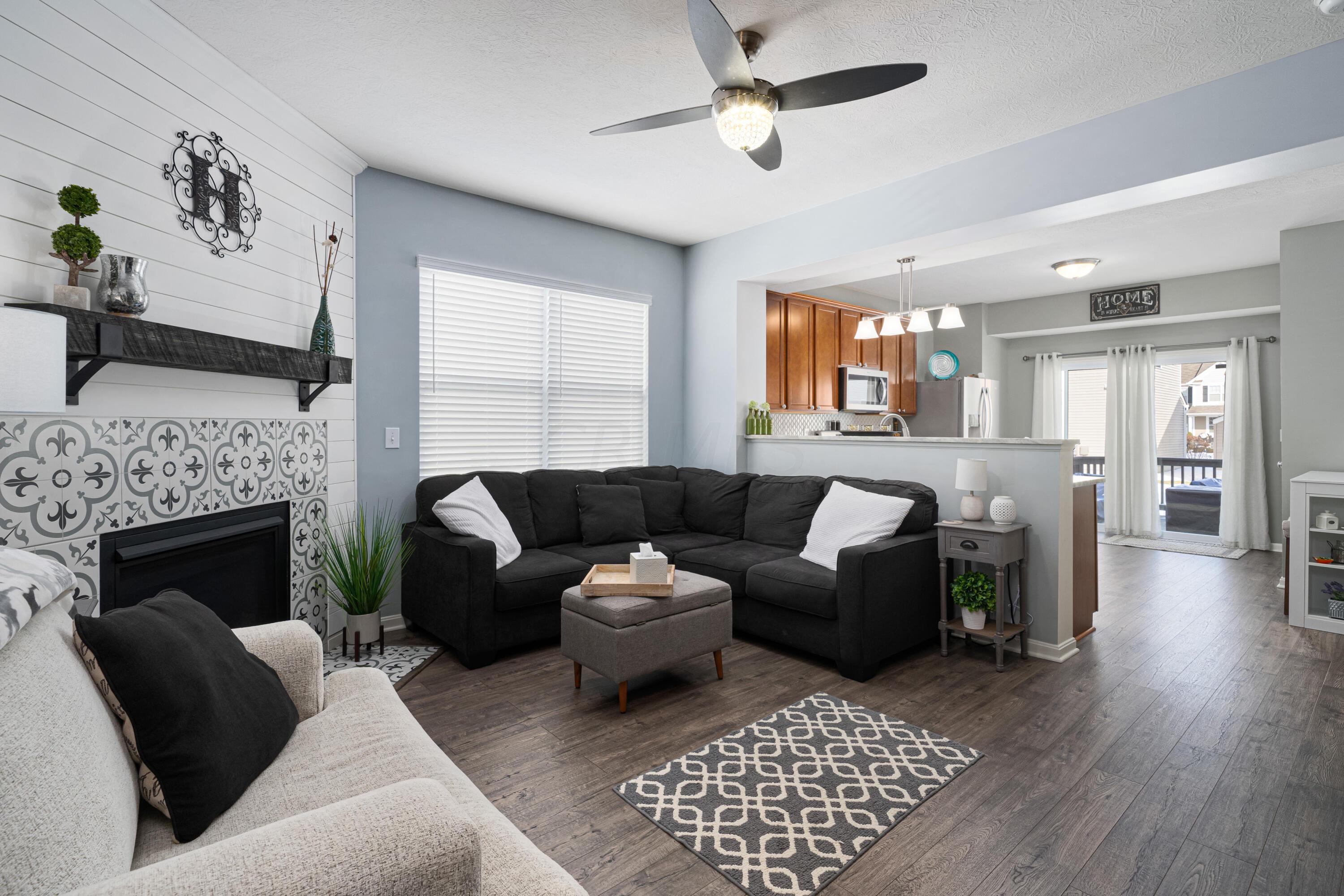 6056 Heckert Road Columbus, OH 43081 - Photo 9 of 42 Great Room w/ New Ceiling Fan.